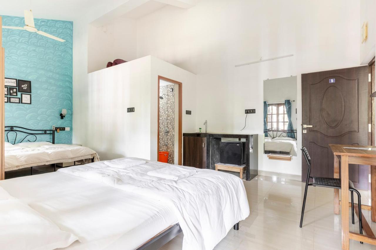 Casa De Mor With Pool Bed & Breakfast *