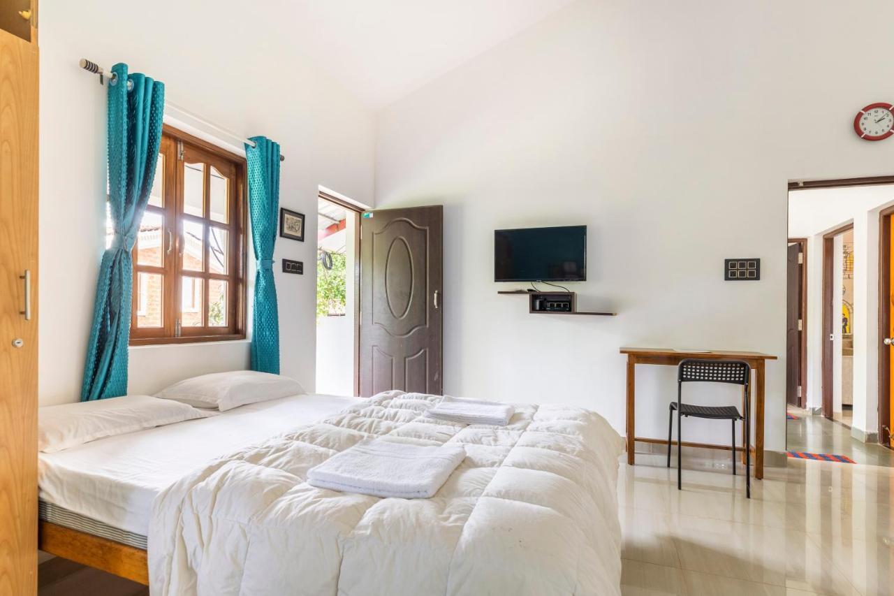 Casa De Mor With Pool Bed & Breakfast *